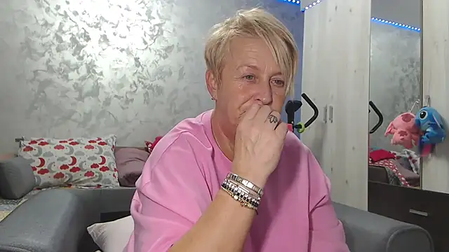 RosesandLillies online show from April 5, 4:15 pm