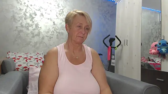 RosesandLillies online show from April 7, 4:29 pm