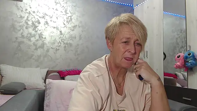 RosesandLillies online show from April 22, 5:58 pm