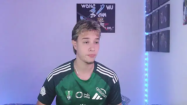 Snapshot of jack_walker190 chatting on October 15, 11:16 pm jack walker190 online show from October 15, 11:16 pm