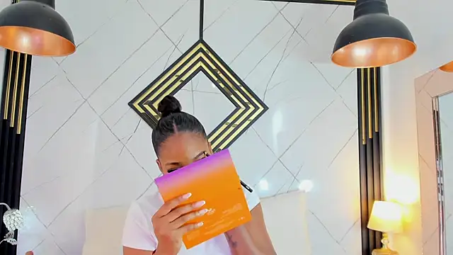 EmilyDiaaz online show from December 20, 12:45 pm