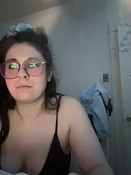 Rosiee69  online show from March 6, 3:56 pm