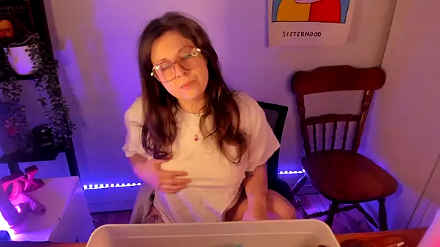 Rosiee69  online show from March 22, 2:42 pm