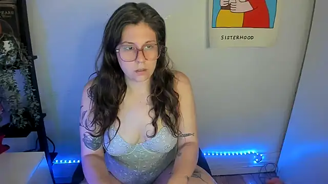 Rosiee69  online show from April 25, 5:10 pm