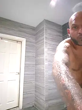 Snapshot of Mrnutella chatting on February 27, 12:10 am Mrnutella online show from February 27, 12:10 am