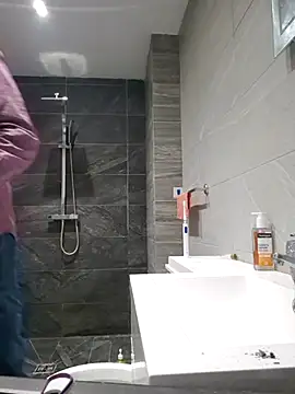 Snapshot of Mrnutella chatting on March 6, 12:54 am Mrnutella online show from March 6, 12:54 am