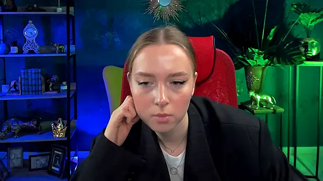 JenniferGraces online show from March 6, 11:36 am