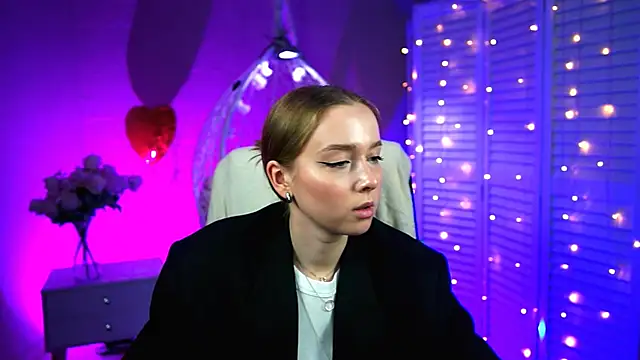 JenniferGraces online show from March 6, 2:40 pm