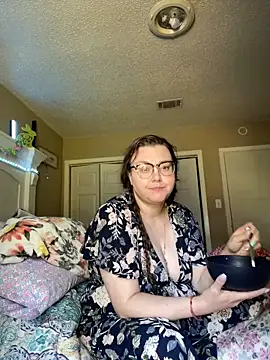 HTXBELLE online show from March 21, 7:02 pm