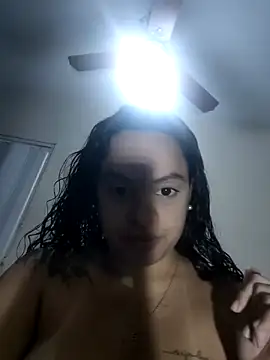 Snapshot of amandinhamorena chatting on September 16, 1:39 am amandinhamorena online show from September 16, 1:39 am