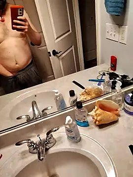 Snapshot of Cummaker69 chatting on February 21, 9:13 am Cummaker69 online show from February 21, 9:13 am