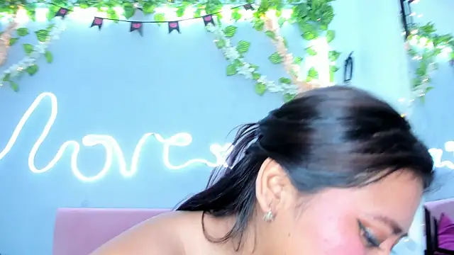 Luna Sommer online show from March 5, 4:24 pm