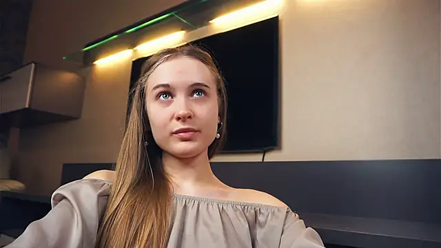 QuennaCoote online show from March 6, 1:14 pm