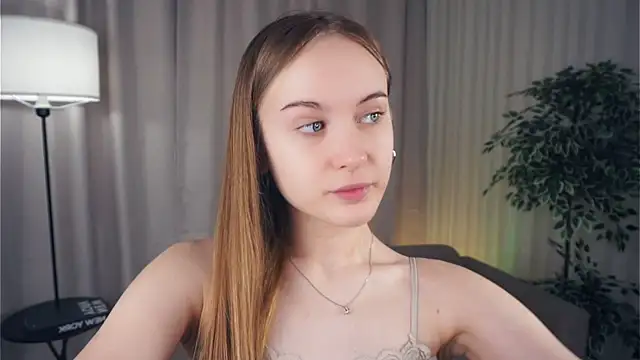 QuennaCoote online show from March 13, 5:54 am