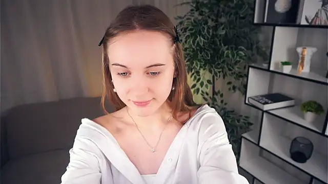 QuennaCoote online show from March 18, 12:03 pm