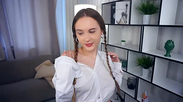 QuennaCoote online show from October 11, 8:02 am