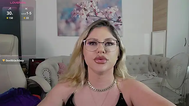 JanelleBrown  online show from March 7, 4:44 pm