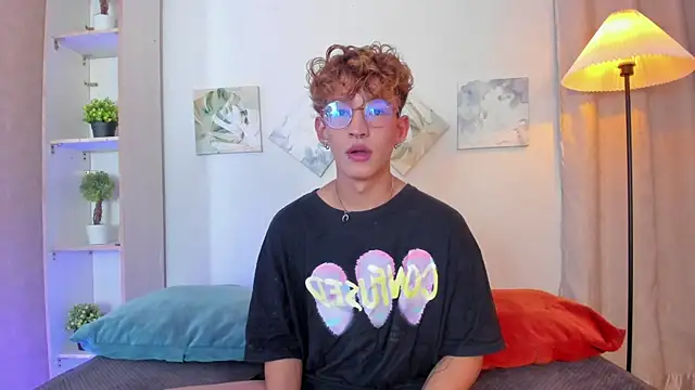 iiangel  online show from December 5, 3:15 am