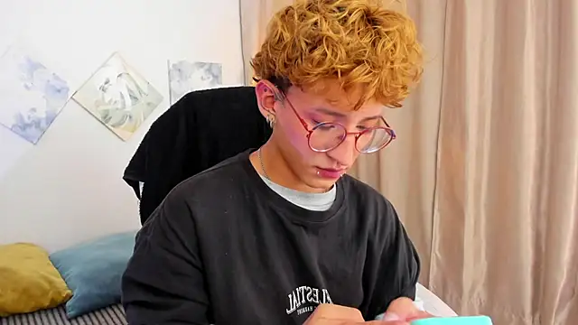 iiangel  online show from February 3, 4:43 am