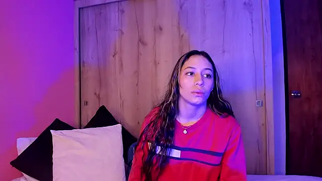 TANIA 06 online show from April 19, 1:10 pm