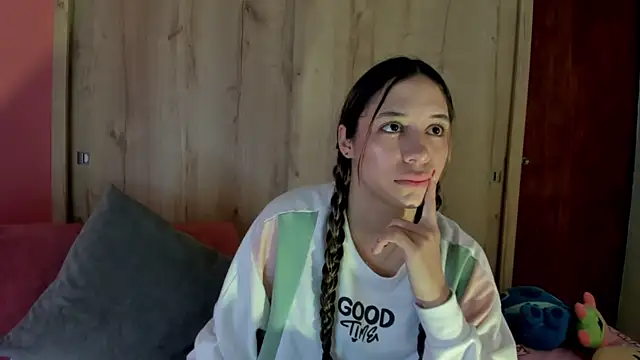Snapshot of TANIA_06 chatting on June 24, 1:10 pm TANIA 06 online show from June 24, 1:10 pm