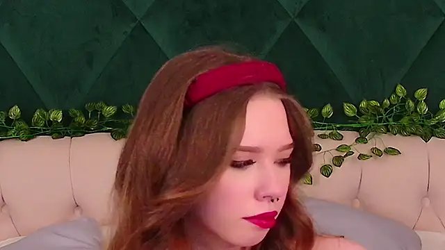 Snapshot of Sierra_Fane chatting on February 19, 5:06 pm Sierra Fane online show from February 19, 5:06 pm