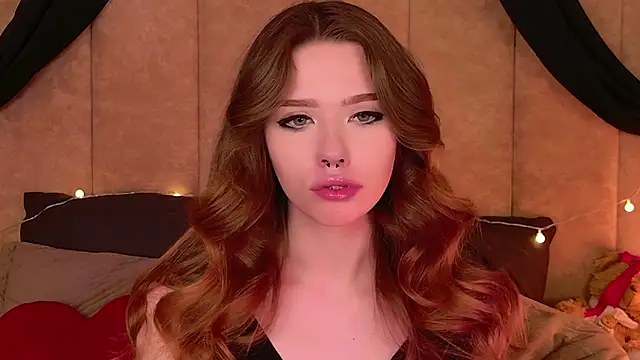 Snapshot of Sierra_Fane chatting on February 23, 12:19 am Sierra Fane online show from February 23, 12:19 am