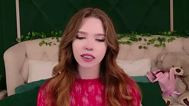 Snapshot of Sierra_Fane chatting on March 9, 4:27 am Sierra Fane online show from March 9, 4:27 am