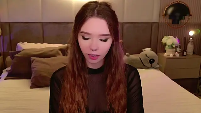 Snapshot of Sierra_Fane chatting on March 18, 11:42 pm Sierra Fane online show from March 18, 11:42 pm