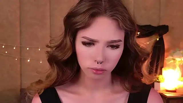 Snapshot of Sierra_Fane chatting on September 9, 8:41 pm Sierra Fane online show from September 9, 8:41 pm