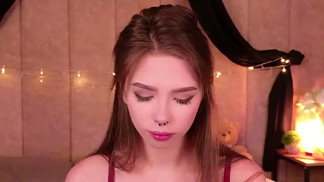 Snapshot of Sierra_Fane chatting on September 22, 5:53 am Sierra Fane online show from September 22, 5:53 am