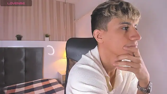 Allex Cano online show from February 24, 4:15 pm