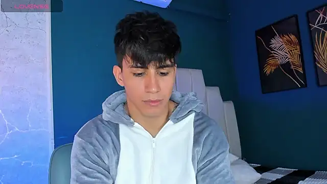 Allex Cano online show from December 18, 3:45 am