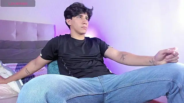 Allex Cano online show from March 20, 8:03 pm