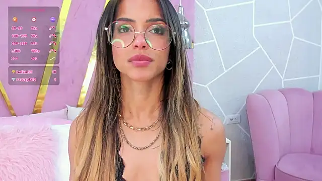 EmmyCortez online show from March 11, 8:09 am