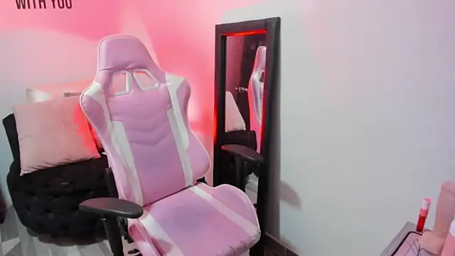 Zamira Taylor online show from March 15, 7:38 pm