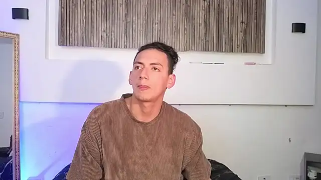 aron and paula online show from November 11, 4:34 am