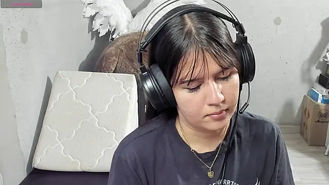 brii69 online show from March 20, 11:34 pm