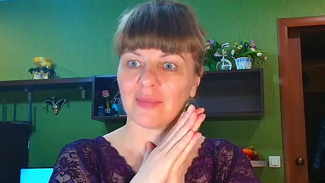 Snapshot of VeronikawGold chatting on November 11, 4:51 pm VeronikawGold online show from November 11, 4:51 pm