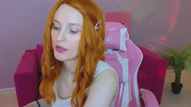 Snapshot of KristinMoore chatting on March 11, 3:34 pm KristinMoore online show from March 11, 3:34 pm