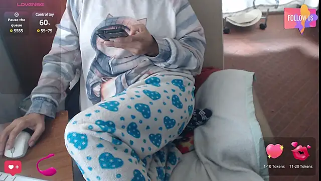 Snapshot of Sexyqueen_mature_ chatting on March 11, 2:51 pm Sexyqueen mature  online show from March 11, 2:51 pm