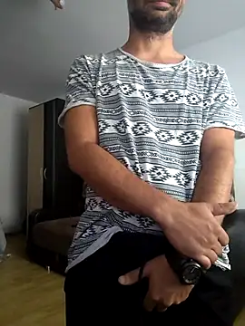 Snapshot of andreiiiii2025 chatting on September 30, 6:07 am andreiiiii2025 online show from September 30, 6:07 am