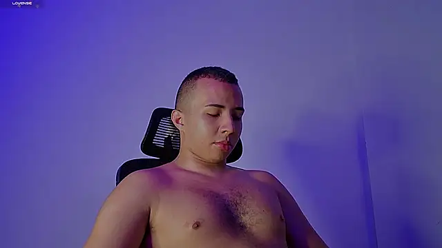 Snapshot of Donathoo1 chatting on March 14, 2:08 pm Donathoo1 online show from March 14, 2:08 pm