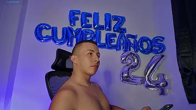 Snapshot of Donathoo1 chatting on September 18, 9:50 pm Donathoo1 online show from September 18, 9:50 pm