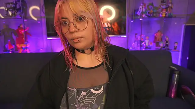 missa motato online show from March 26, 11:05 am