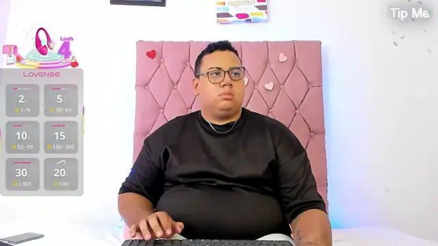 Snapshot of MICHAEL_AND_SHARON chatting on September 24, 10:46 pm MICHAEL AND SHARON online show from September 24, 10:46 pm