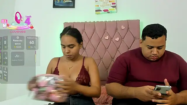 Snapshot of MICHAEL_AND_SHARON chatting on November 25, 4:23 am MICHAEL AND SHARON online show from November 25, 4:23 am