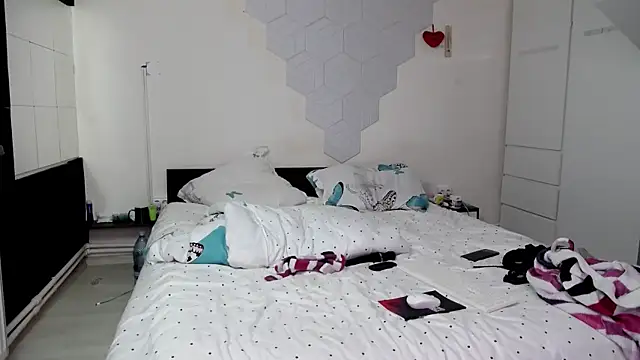 SophieRay92 online show from March 22, 6:25 pm