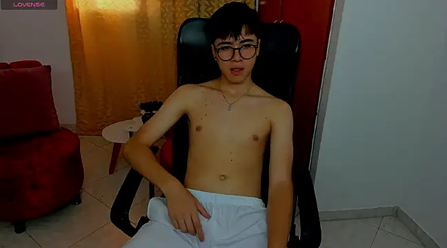 Snapshot of liam_orion chatting on February 20, 6:57 pm liam orion online show from February 20, 6:57 pm