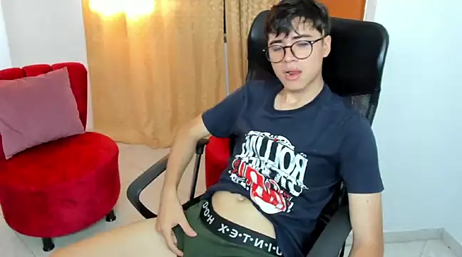 Snapshot of liam_orion chatting on February 28, 7:14 pm liam orion online show from February 28, 7:14 pm